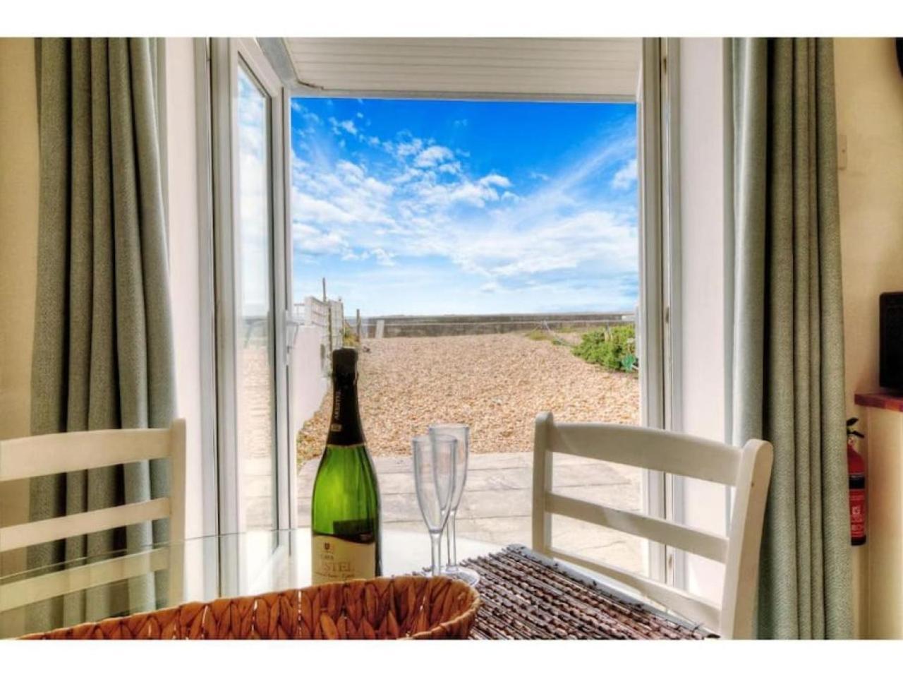 Air Maison - Solent View Beachfront Apartment South Hayling Extérieur photo