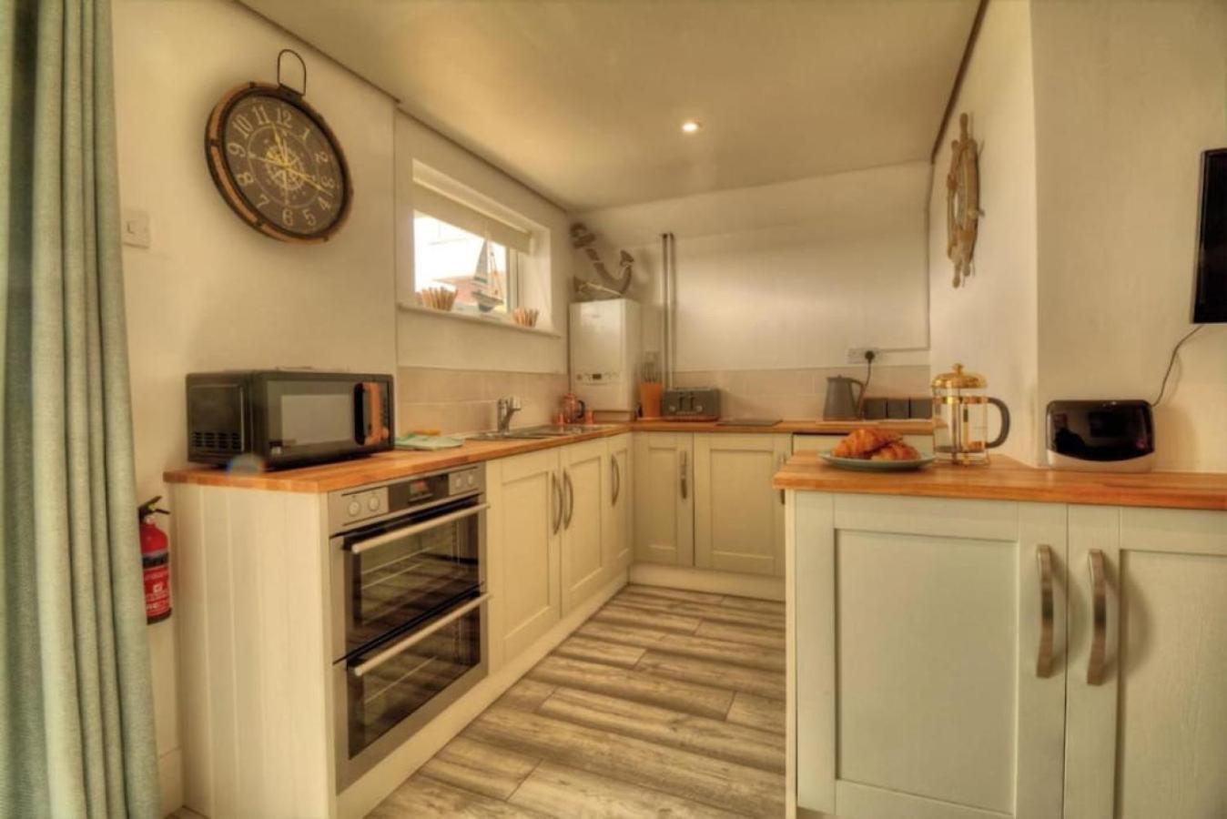Air Maison - Solent View Beachfront Apartment South Hayling Extérieur photo